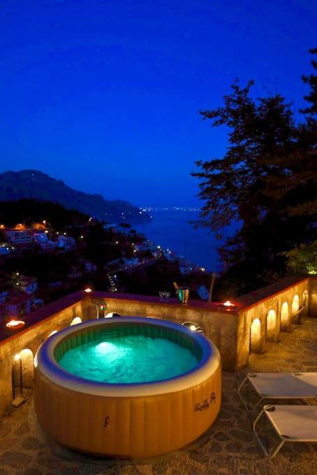Nina * Amalfi